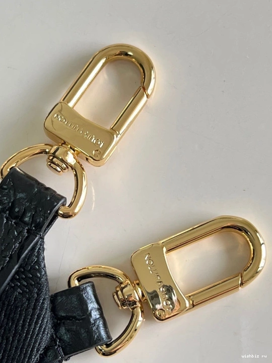 WIS COUSSIN LOUIS PM VUITTON 0104